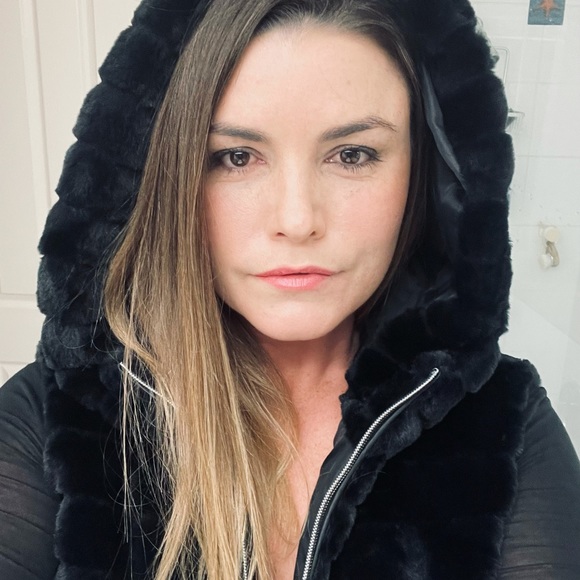 Meet your Posher, Alexa - Picture 1 of 1